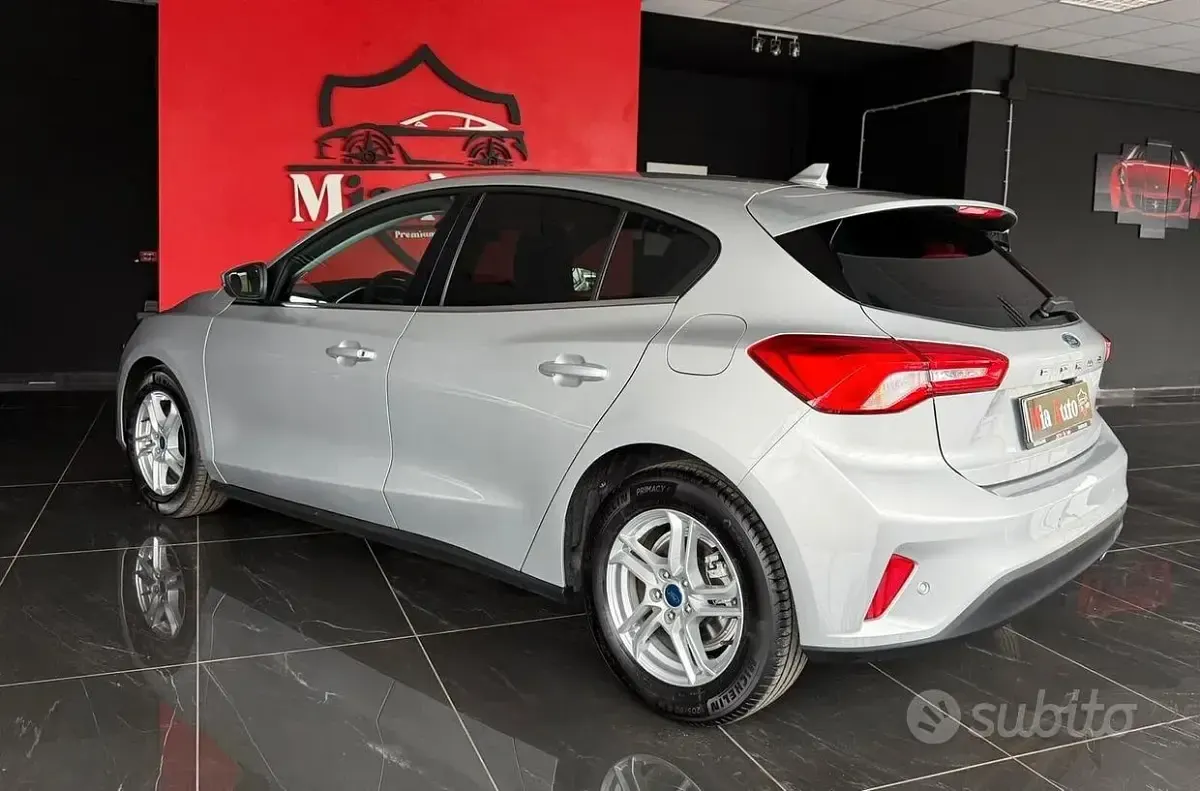 Occasion Ford Focus ST-Line 120 ch (88 kW) 2020 Gris Berline