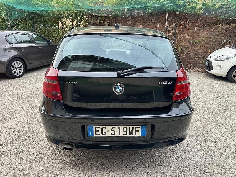 Usata BMW 116 116 CV (85 kW) 2011 Nero Utilitaria