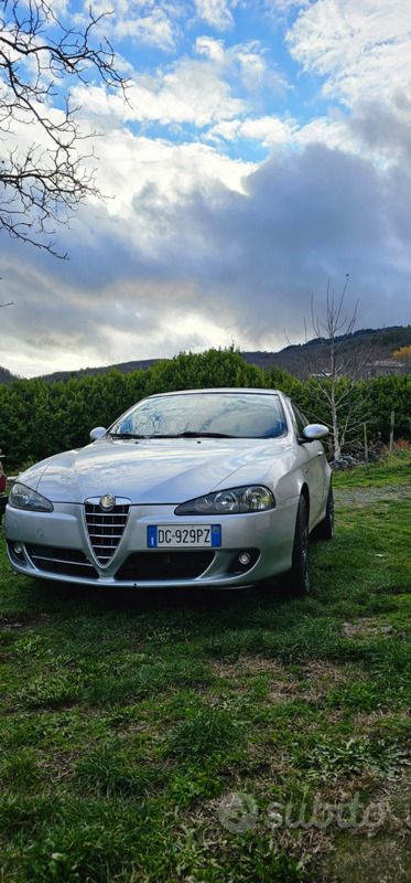 Usata Alfa Romeo 147 120 CV (88 kW) 2007 Grigio Utilitaria