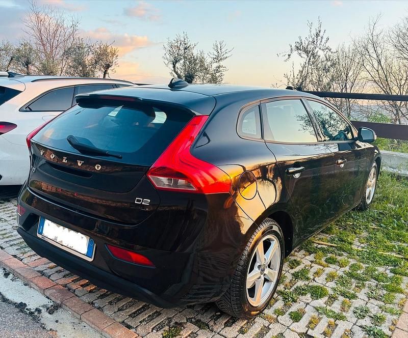 Usata Volvo V40 115 CV (84 kW) 2015 Berlina