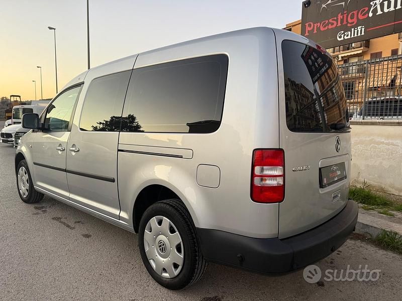 Usata VW Caddy Comfortline 102 CV (75 kW) 2012 Grigio Monovolume