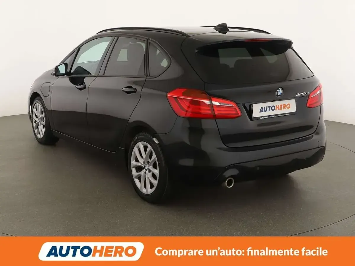 Usata BMW 225 Active Tourer Advantage 125 CV (91 kW) 2021 Nero Monovolume
