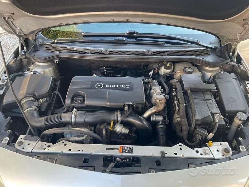 Usata Opel Astra Sport 110 CV (80 kW) 2011 Grigio Berlina