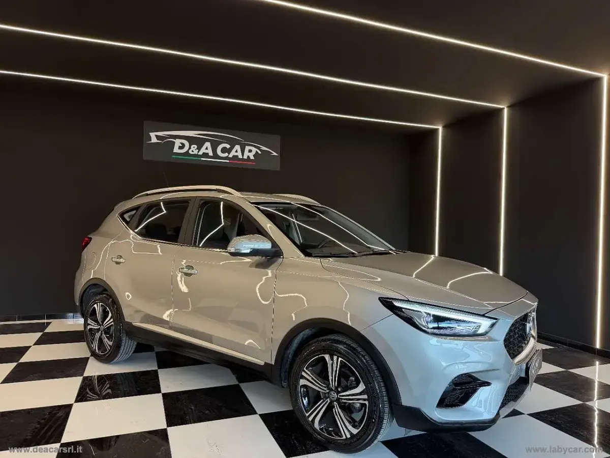 Usata MG ZS Comfort 106 CV (77 kW) 2022 Argento SUV