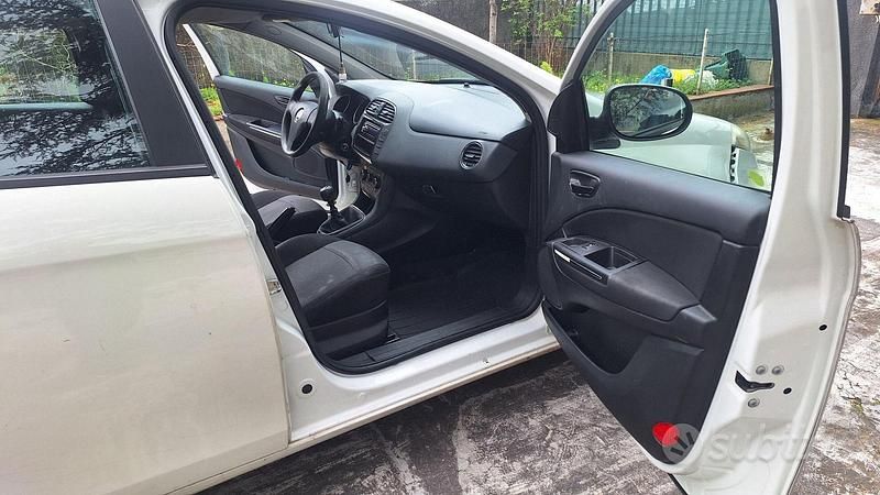 Usata Fiat Bravo 105 CV (77 kW) 2011 Bianco Utilitaria