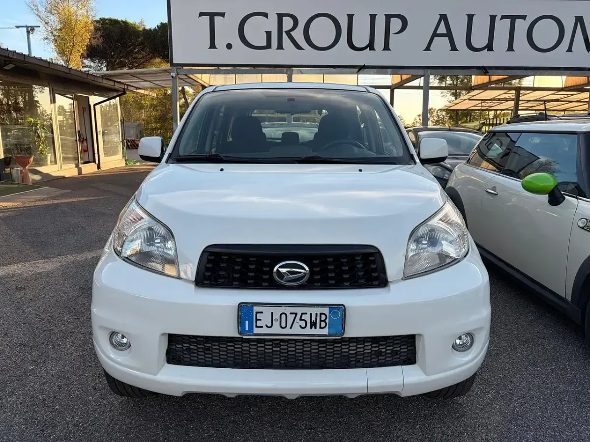 Usata Daihatsu Terios 104 CV (76 kW) 2011 Bianco SUV