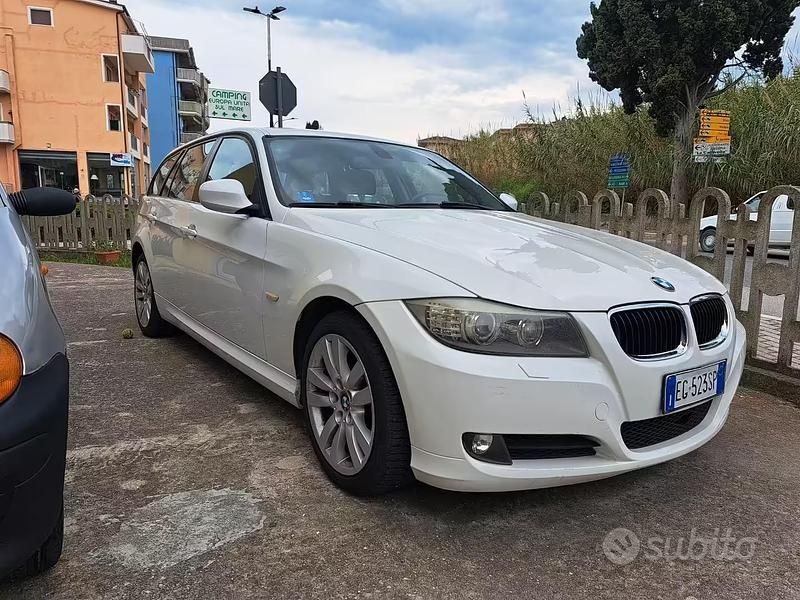 Usata BMW 318 143 CV (105 kW) 2011 Bianco Station wagon