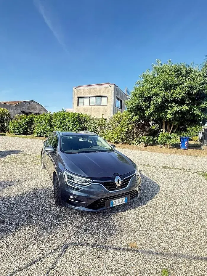Usata Renault Mégane GrandTour Business 116 CV (85 kW) 2021 Grigio Station wagon