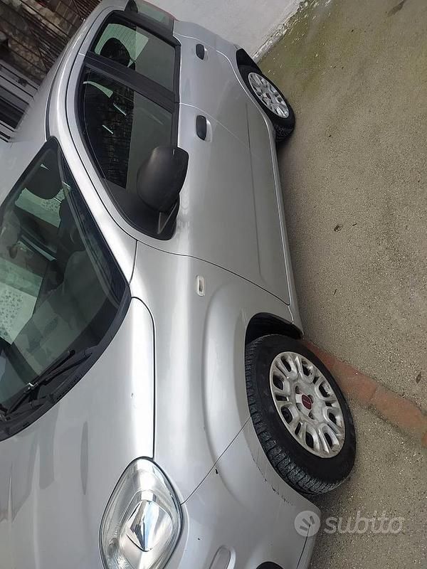 Usata Fiat Panda 69 CV (50 kW) 2019 Grigio Utilitaria