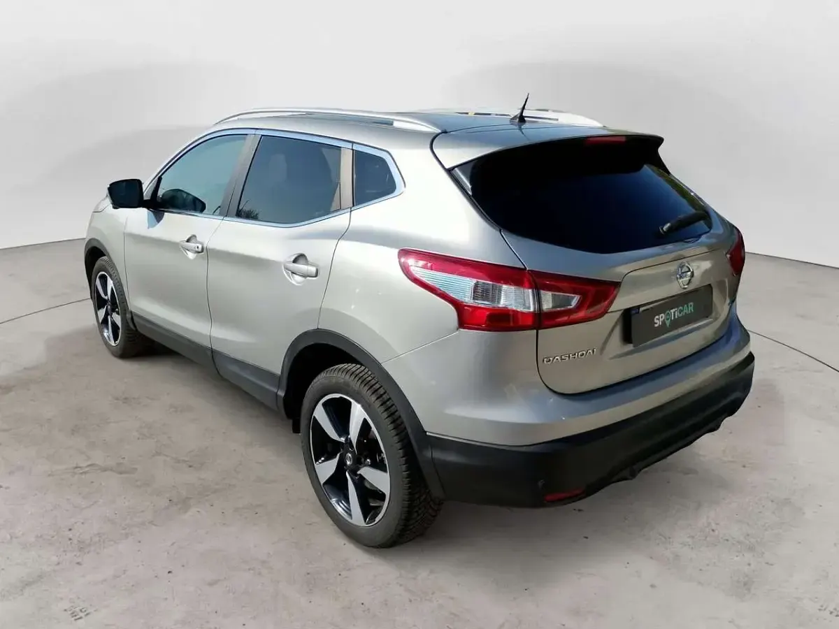 Usata Nissan Qashqai 360º 110 CV (80 kW) 2015 Grigio SUV