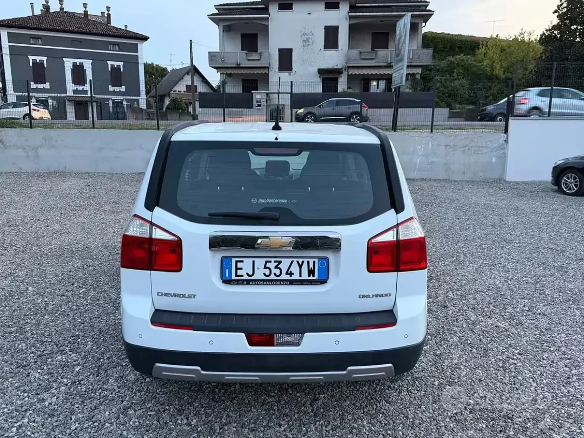 Usata Chevrolet Orlando LTZ 163 CV (119 kW) 2011 Bianco Monovolume