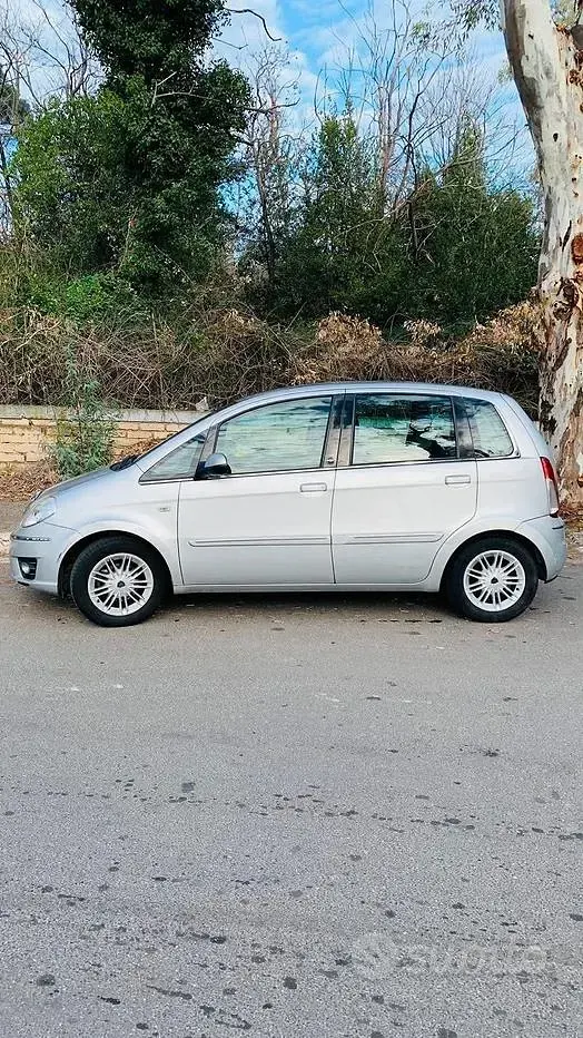 Usata Lancia Musa 77 CV (56 kW) 2010 Grigio Monovolume
