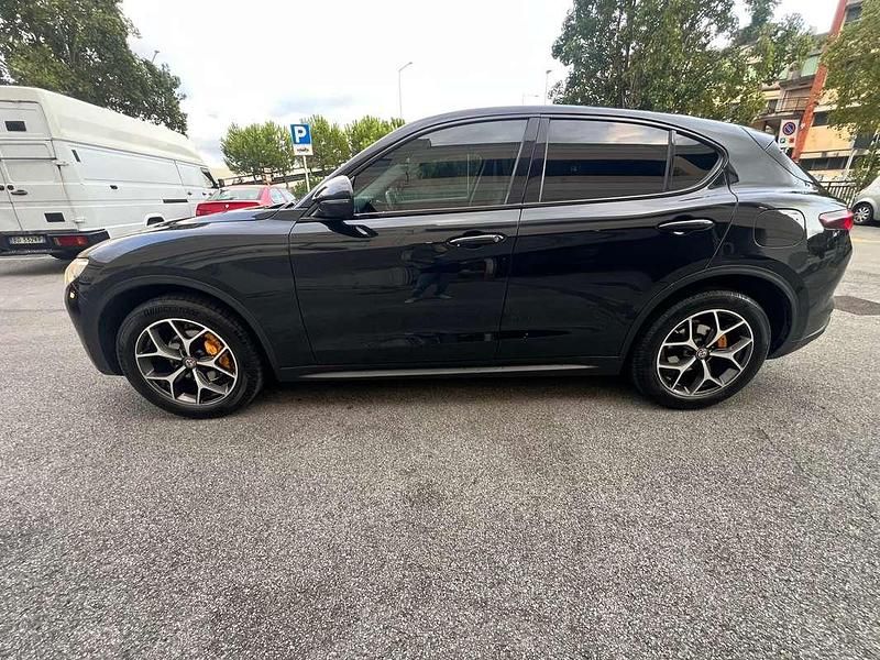 Usata Alfa Romeo Stelvio Executive 209 CV (153 kW) 2019 Nero SUV