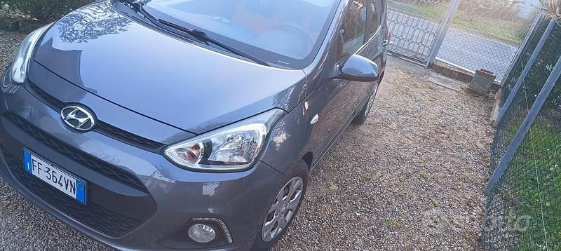 Usata Hyundai i10 66 CV (48 kW) 2016 Grigio Utilitaria