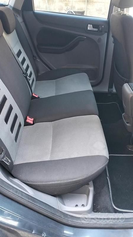 Usata Ford Focus S 116 CV (85 kW) 2011 Grigio Station wagon