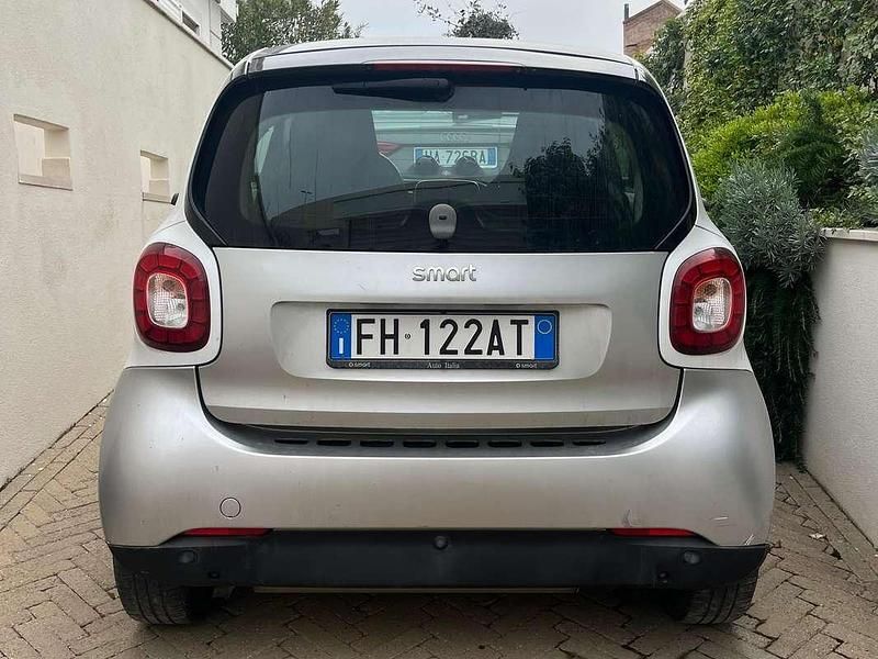 Usata Smart ForTwo Coupé 71 CV (52 kW) 2017 Argento Coupé