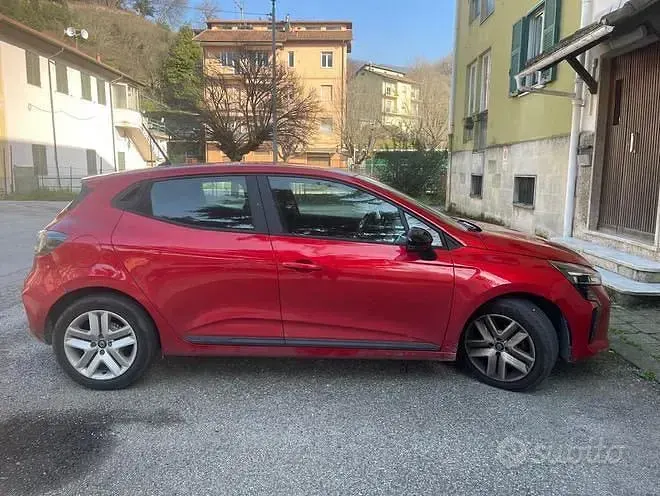 Usata Renault Clio 100 CV (73 kW) 2024 Utilitaria