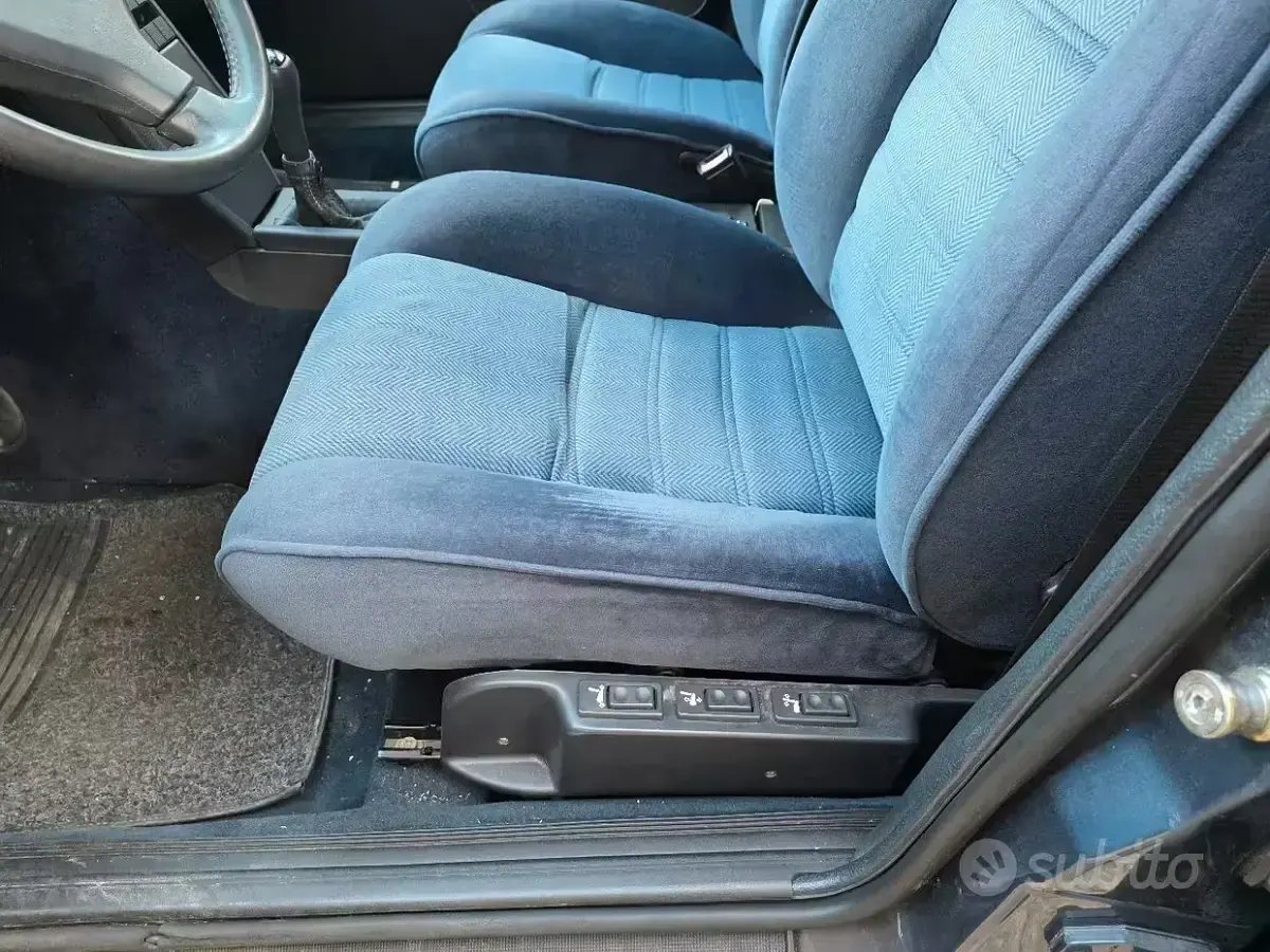 Usata Alfa Romeo 164 171 CV (125 kW) 1989 Bluazzurro Berlina