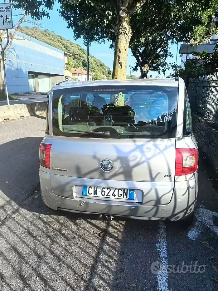 Usata Fiat Multipla 116 CV (85 kW) 2005 Grigio Monovolume