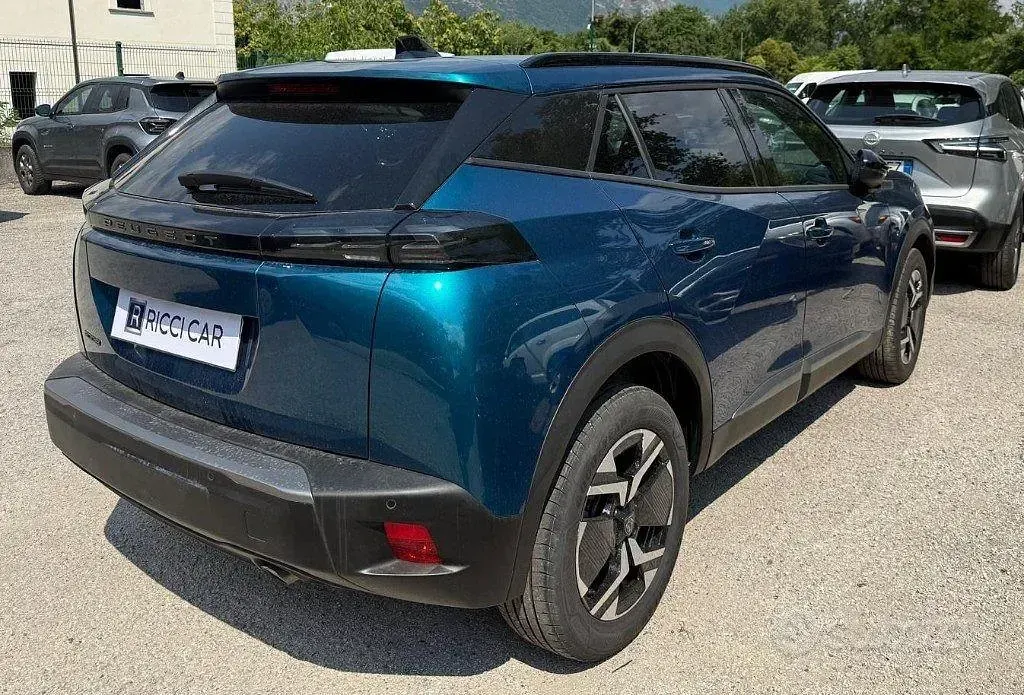 Usata Peugeot 2008 Allure 101 CV (74 kW) 2025 SUV