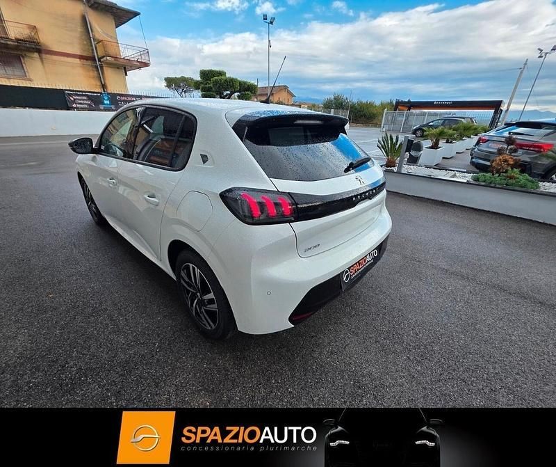 Usata Peugeot 208 Allure+ 102 CV (75 kW) 2022 Bianco Utilitaria
