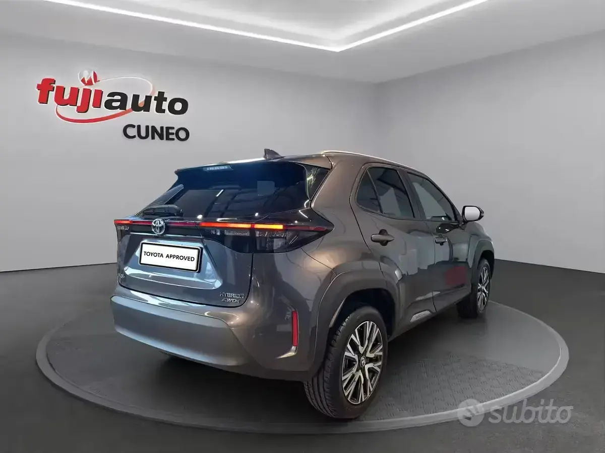 Usata Toyota Yaris Cross Trend 116 CV (85 kW) 2022 Grigio SUV