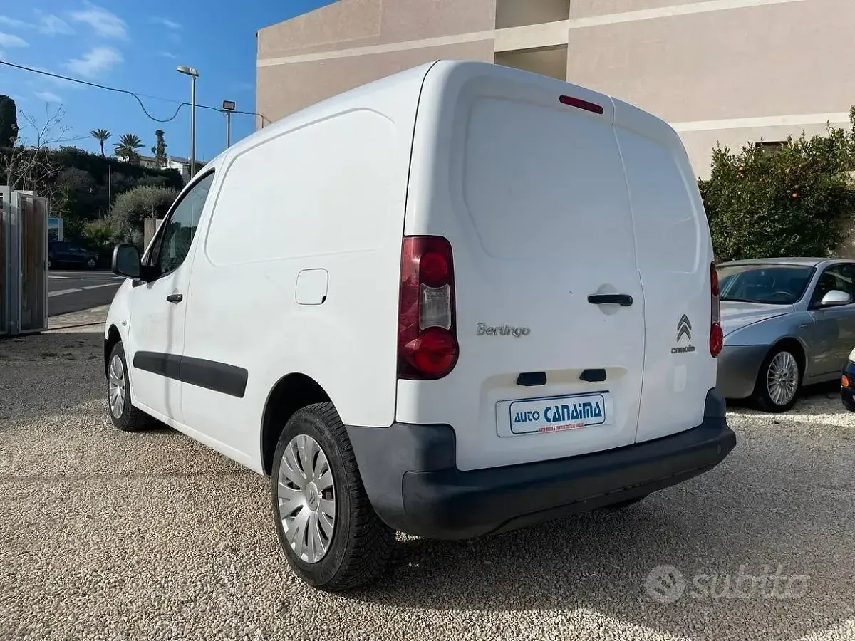 Usata Citroën Berlingo 75 CV (55 kW) 2016 Bianco Monovolume