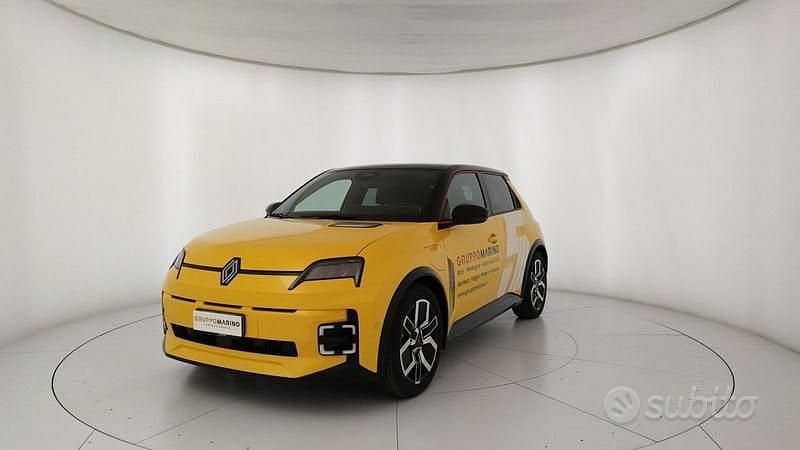 Usata Renault 5 E-Tech Komfort 110 kW (150 CV) 2024 Giallo Berlina