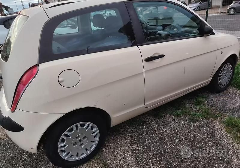 Usata Lancia Ypsilon 60 CV (44 kW) 2005 Utilitaria