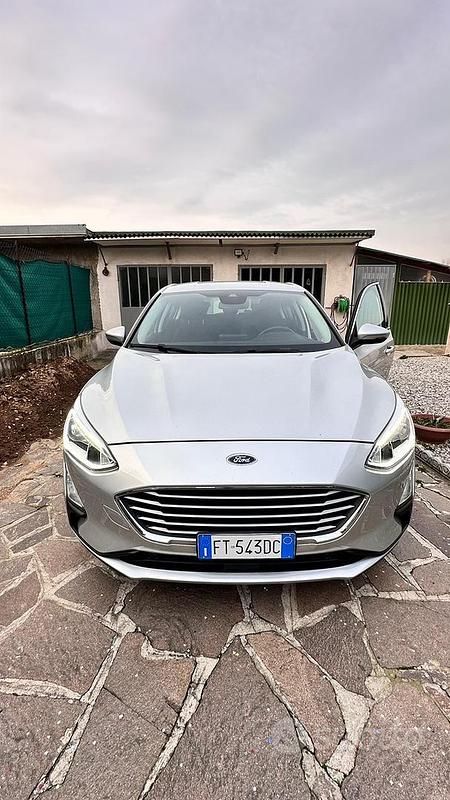 Usata Ford Focus 95 CV (69 kW) 2018 Grigio Berlina