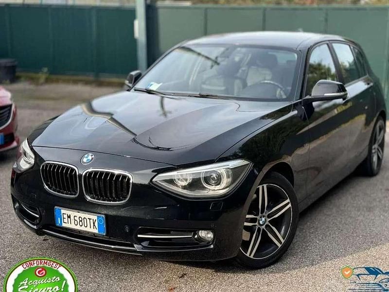 Usata BMW 120 Sport Line 184 CV (135 kW) 2012 Nero Utilitaria