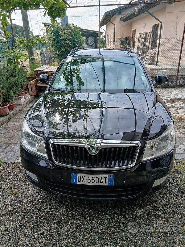 Nero Usata 2009 Skoda Octavia Station wagon | 4000 € (Ottimo prezzo) - Immagine 1/4