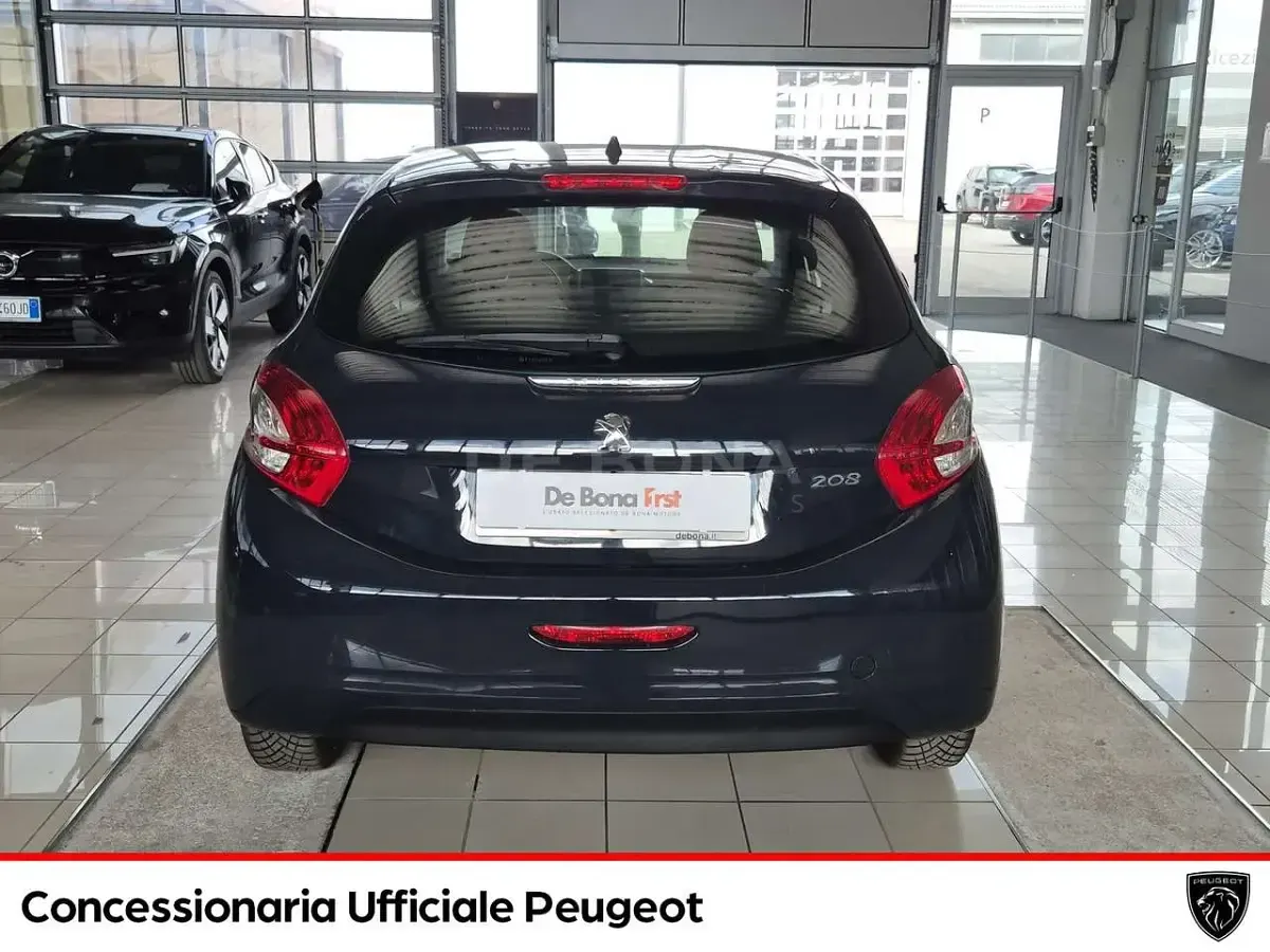 Usata Peugeot 208 Active 68 CV (50 kW) 2015 Nero Utilitaria