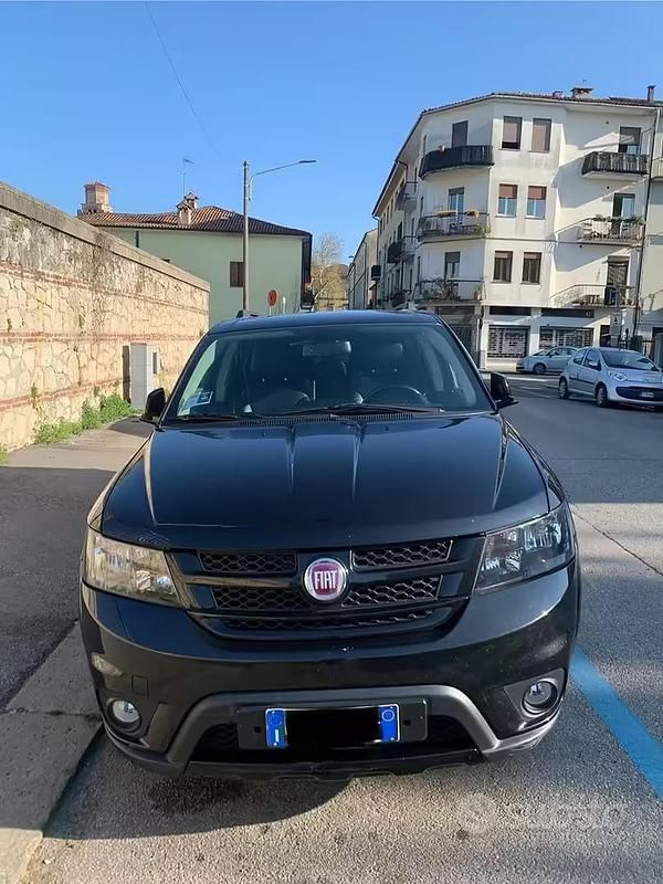 Usata Fiat Freemont Black Code 170 CV (125 kW) 2014 Nero SUV