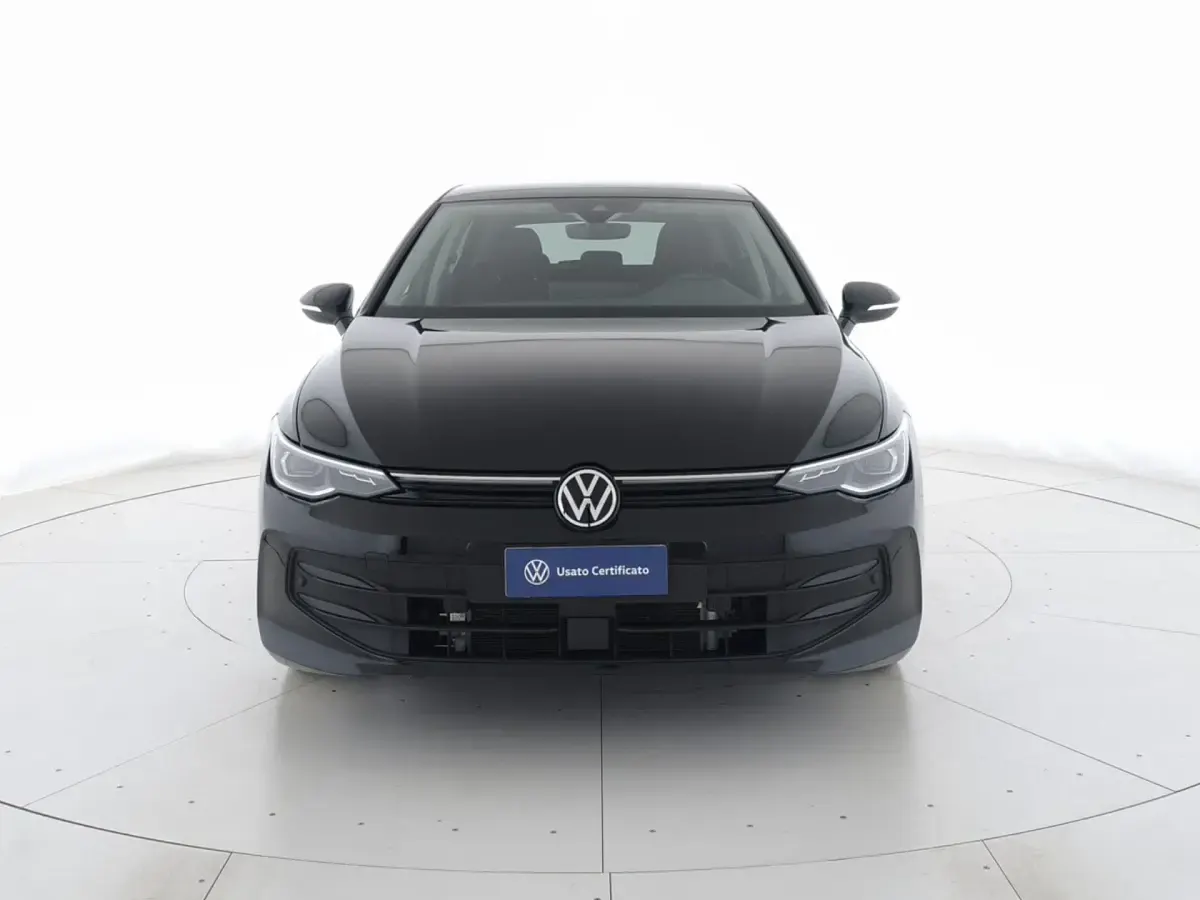 Usata VW Golf VIII Edition 204 CV (150 kW) 2025 Grenadill black metallizzato Berlina