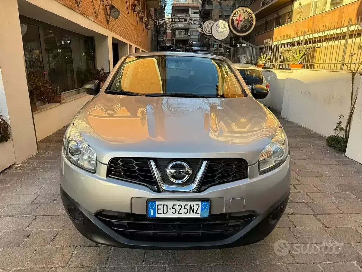 Usata Nissan Qashqai Acenta 114 CV (83 kW) 2010 Grigio SUV