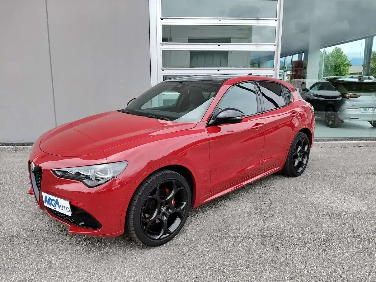 Usata Alfa Romeo Stelvio 209 CV (153 kW) 2024 Rosso SUV