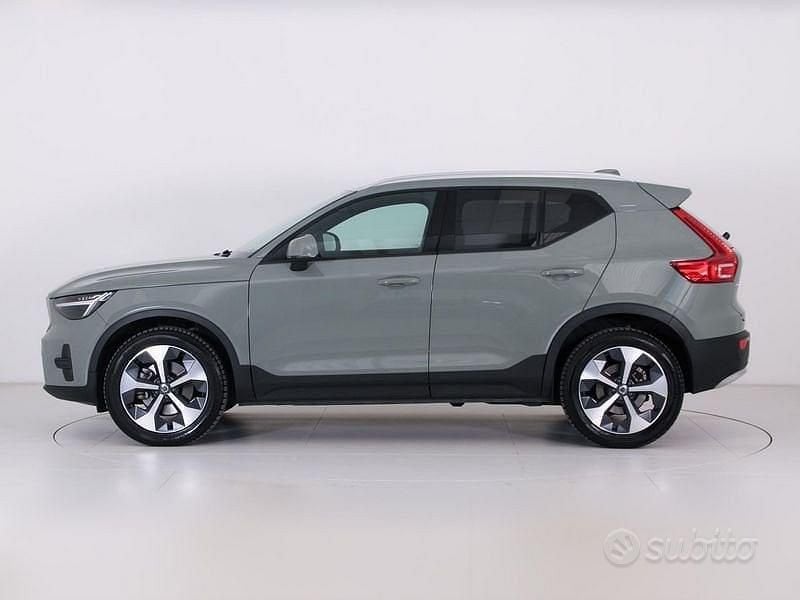 Usata Volvo XC40 Core 197 CV (144 kW) 2023 Verde SUV