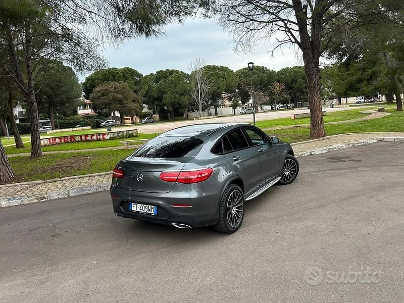 Usata Mercedes GLC250 Exclusive 204 CV (150 kW) 2019 Grigio SUV