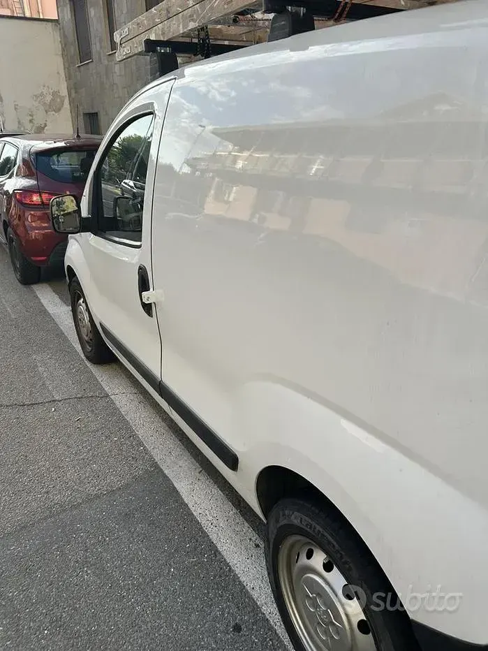 Usata Peugeot Bipper 73 CV (53 kW) 2009 Bianco Monovolume