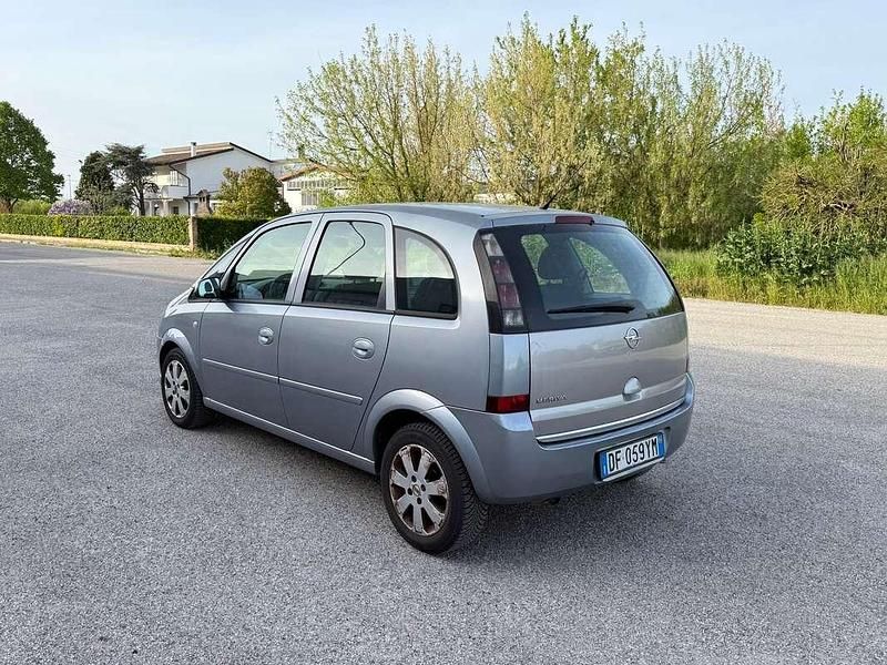 Usata Opel Meriva Cosmo 90 CV (66 kW) 2008 Monovolume