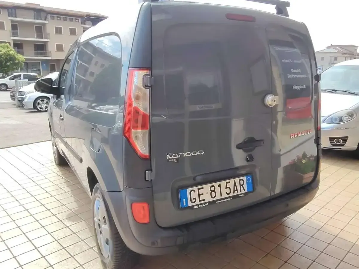 Usata Renault Kangoo 95 CV (69 kW) 2021 Grigio Monovolume