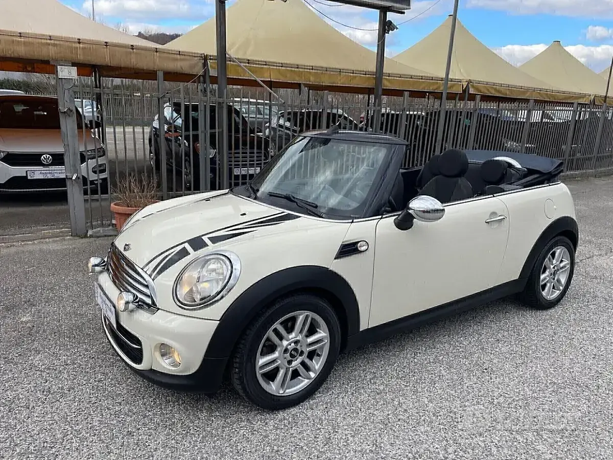 Usata Mini Cooper D Cabriolet 110 CV (80 kW) 2012 Beige Cabrio