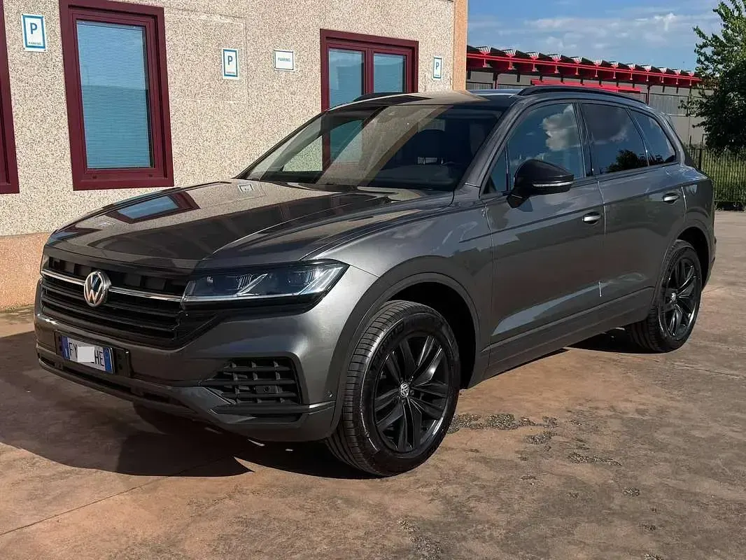 Usata VW Touareg Style 231 CV (169 kW) 2019 Grigio SUV