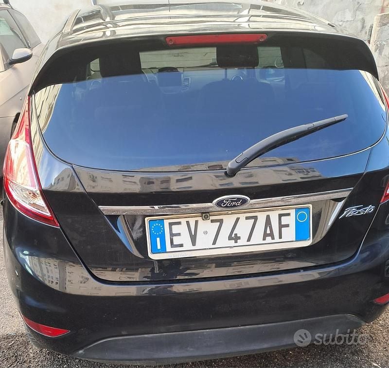 Usado Ford Fiesta 60 HP (44 kW) 2014 Preto Citadino