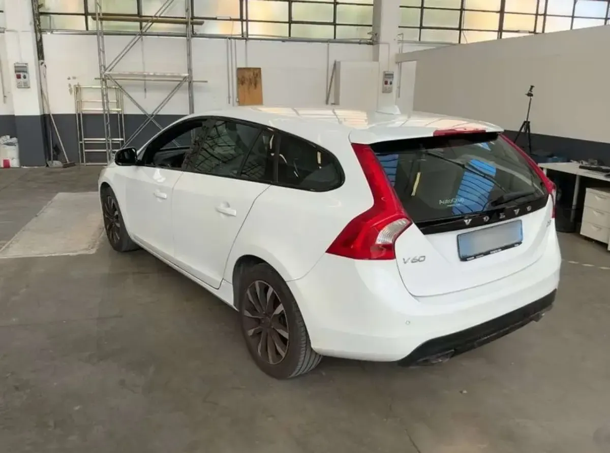 Usata Volvo V60 Summum 150 CV (110 kW) 2017 Bianco Station wagon