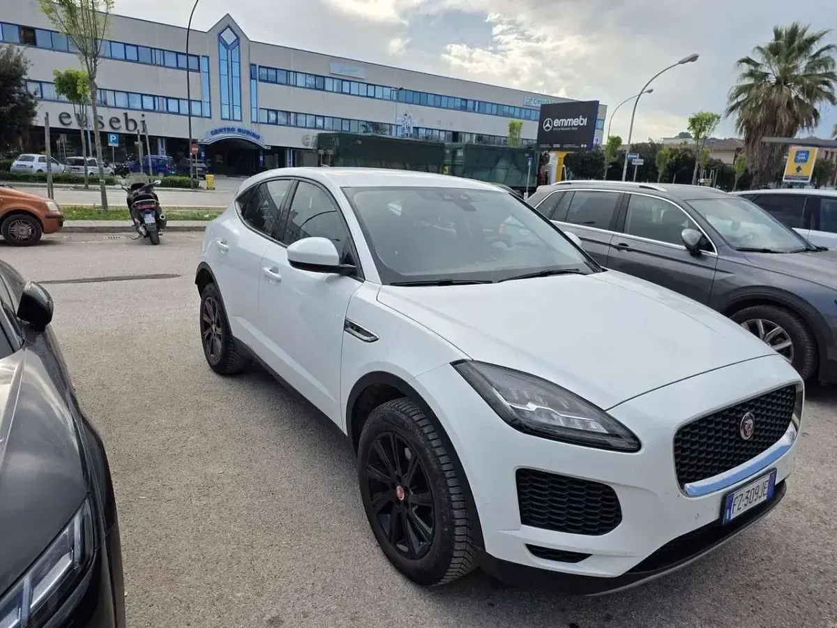 Usata Jaguar E-Pace 150 CV (110 kW) 2019 Bianco SUV