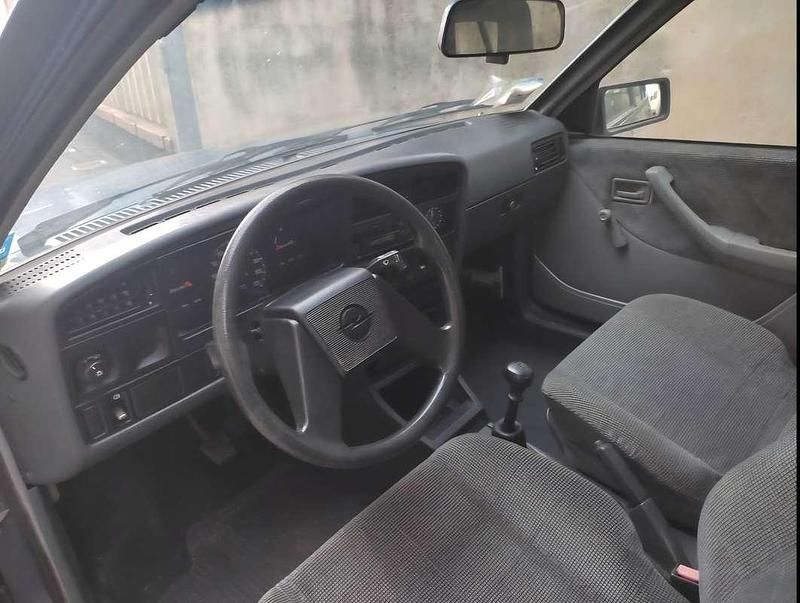 Usata Opel Ascona 84 CV (61 kW) 1986