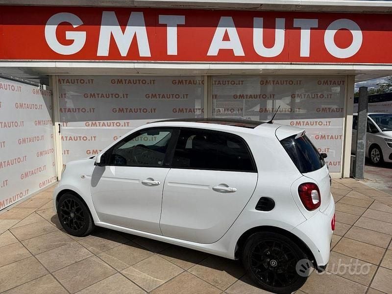 Usata Smart ForFour Passion 90 CV (66 kW) 2017 Bianco Utilitaria