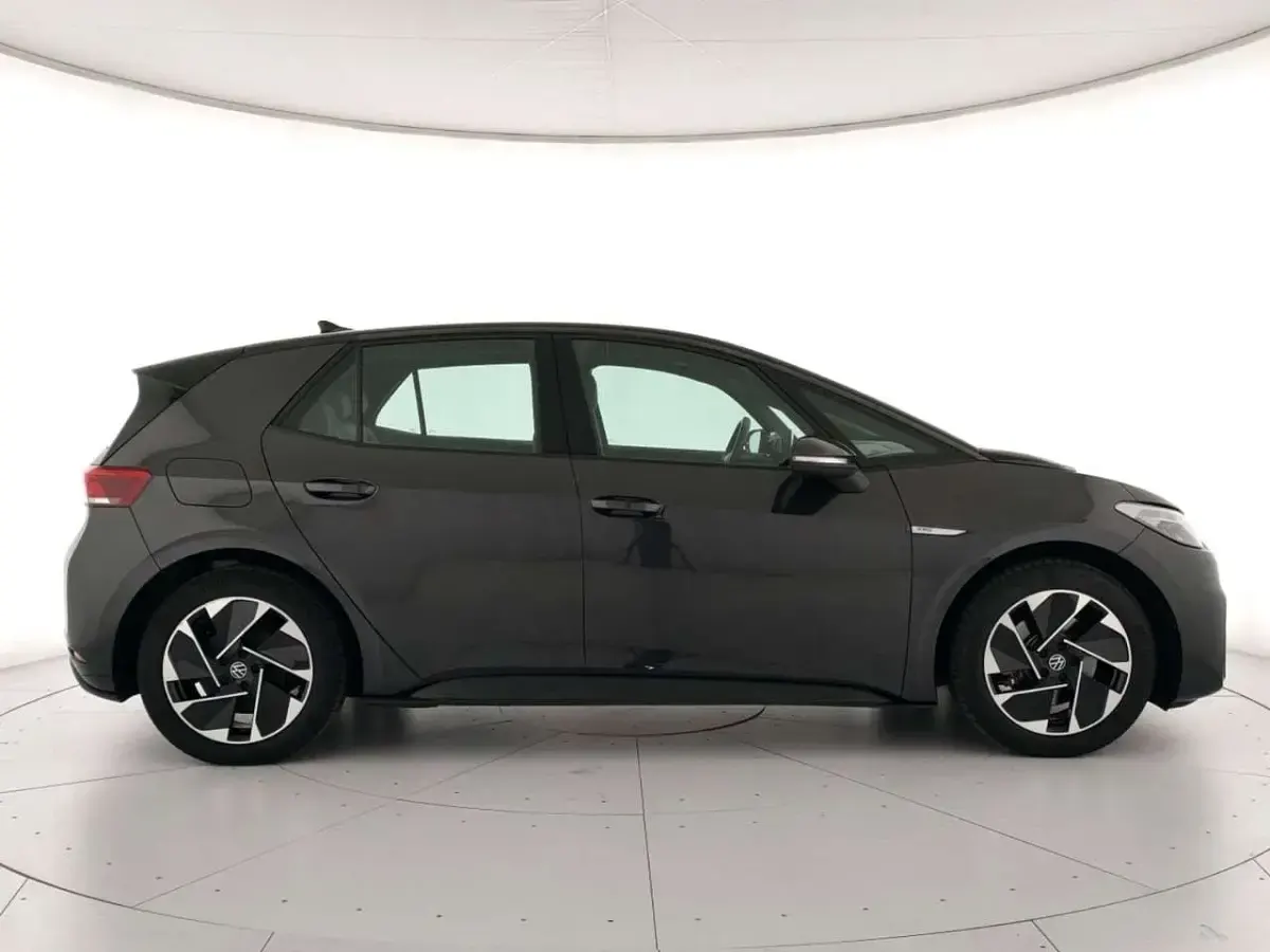 Usata VW ID.3 Pro Performance 69 kW (95 CV) 2023 Manganese grey metallizzato ne Utilitaria